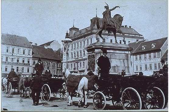 Trg bana Jelačića 1890. godine, spomenik